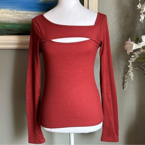 Nicole Miller Sienna Long Sleeve Stretchy Top size Small - Picture 14 of 15